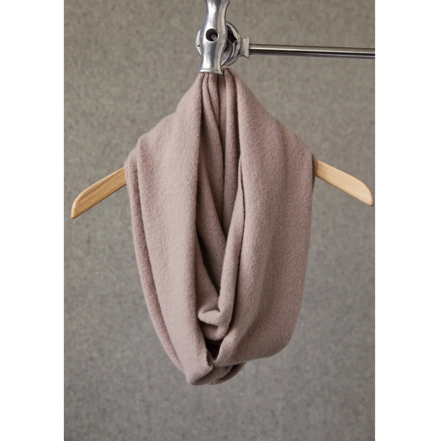 ANNIS MANDI ROSE INFINITY SCARF