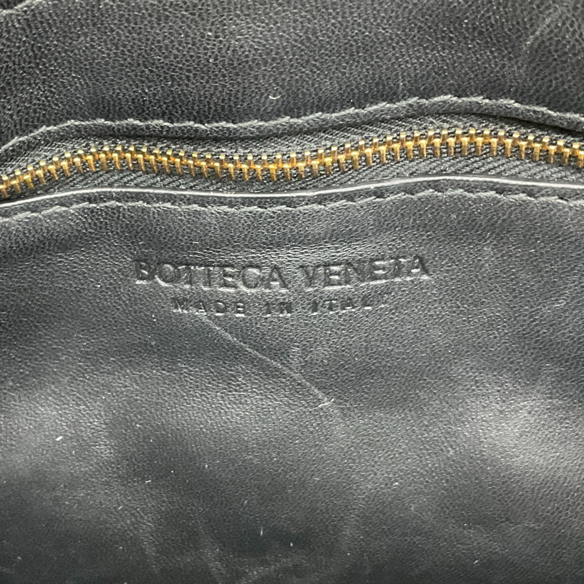 Bottega Veneta Black Leather Medium Padded Cassette Intrecciato Shoulder Bag - Image 9