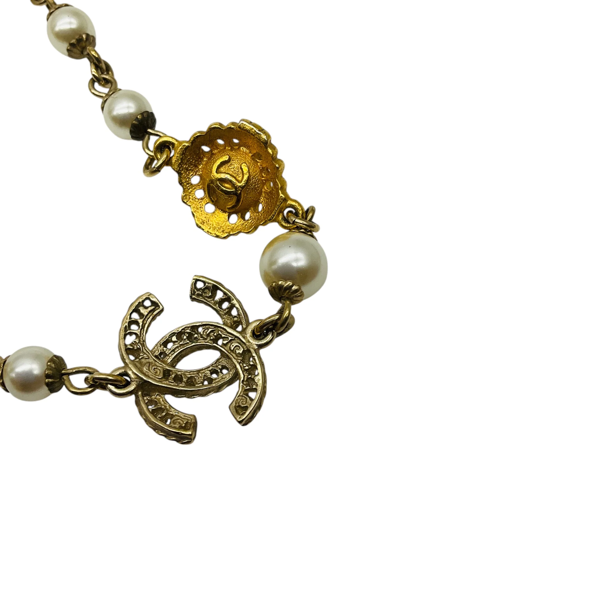 Chanel 2018 CC Logo Pearl Embellished Long Gold Chain Necklace with Camellias - Image 7
