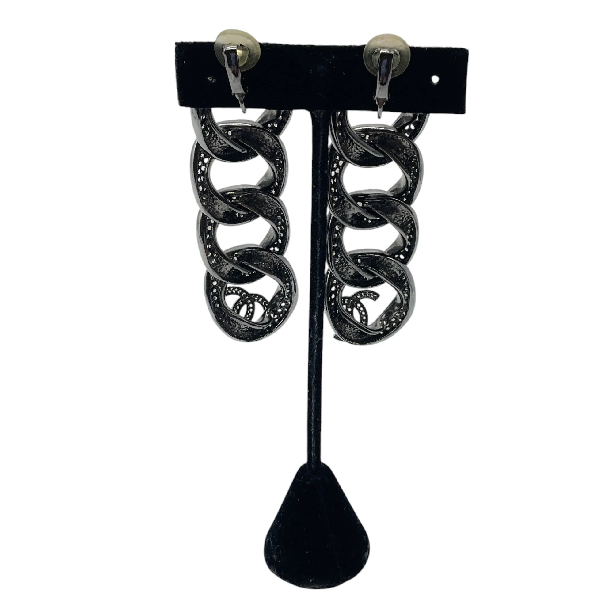 Chanel 2022 Ruthenium Crystal Embellished Interlocking CC Logo Clip On Drop Earrings - Image 2