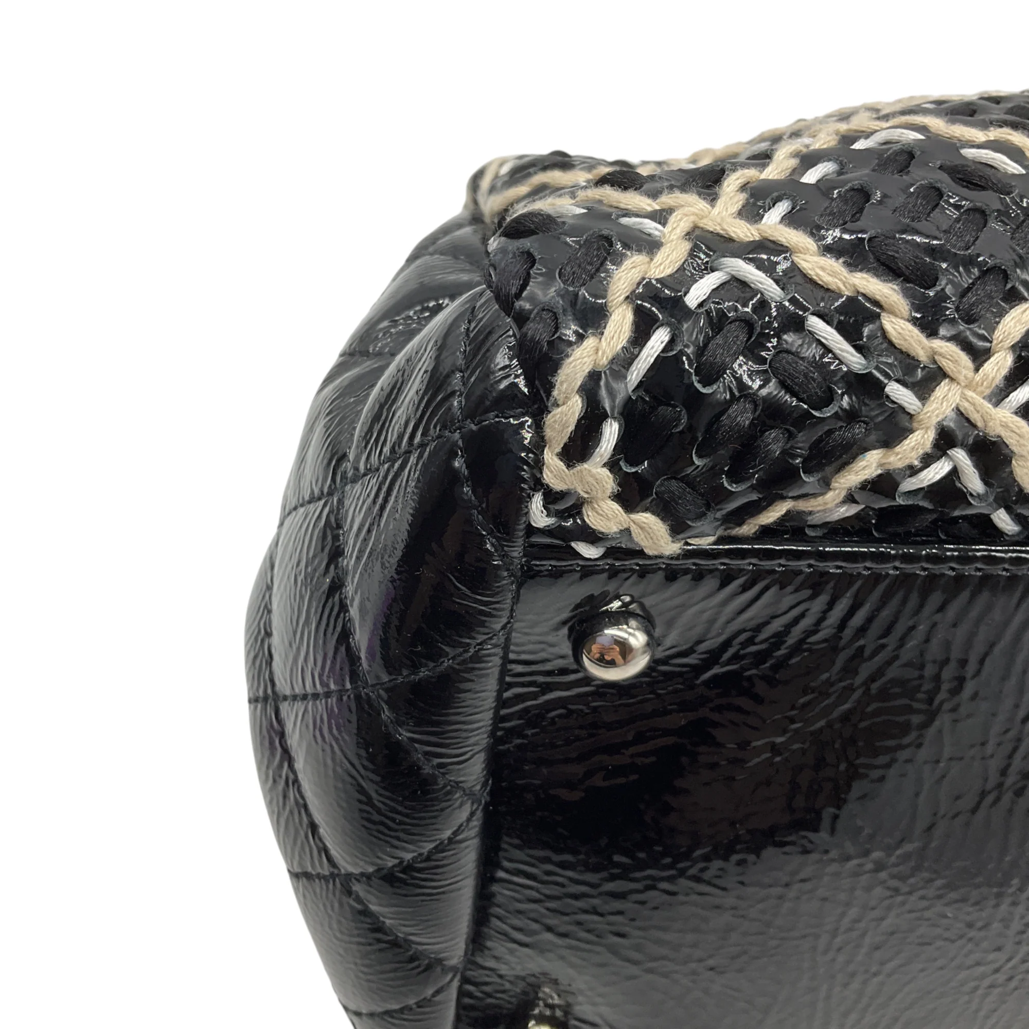 Chanel Black / Beige / White Woven Patent Leather Chain Strap Handbag - Image 10