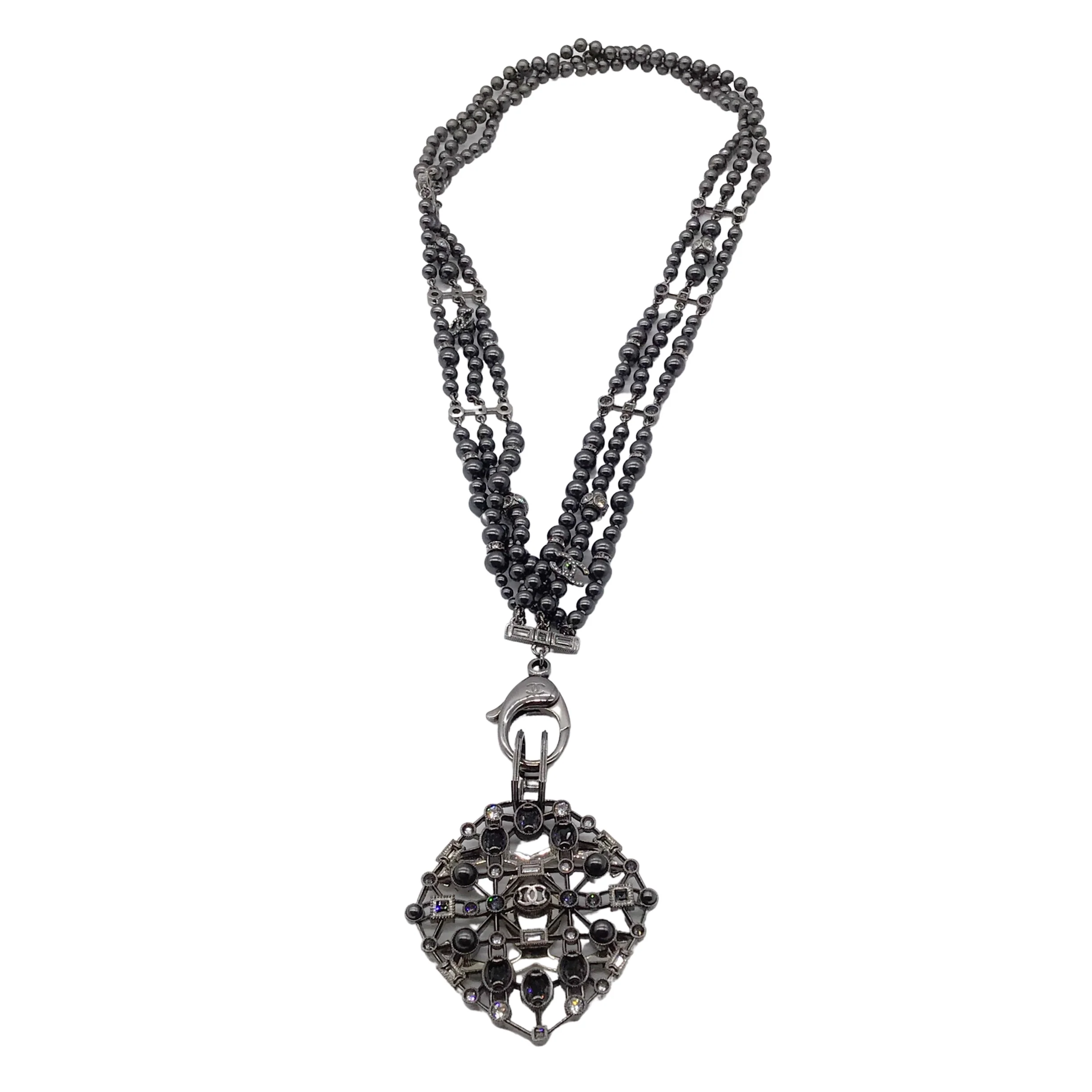 Chanel Gunmetal 2017 Crystal Embellished CC Logo Triple Strand Pearl Necklace - Image 3