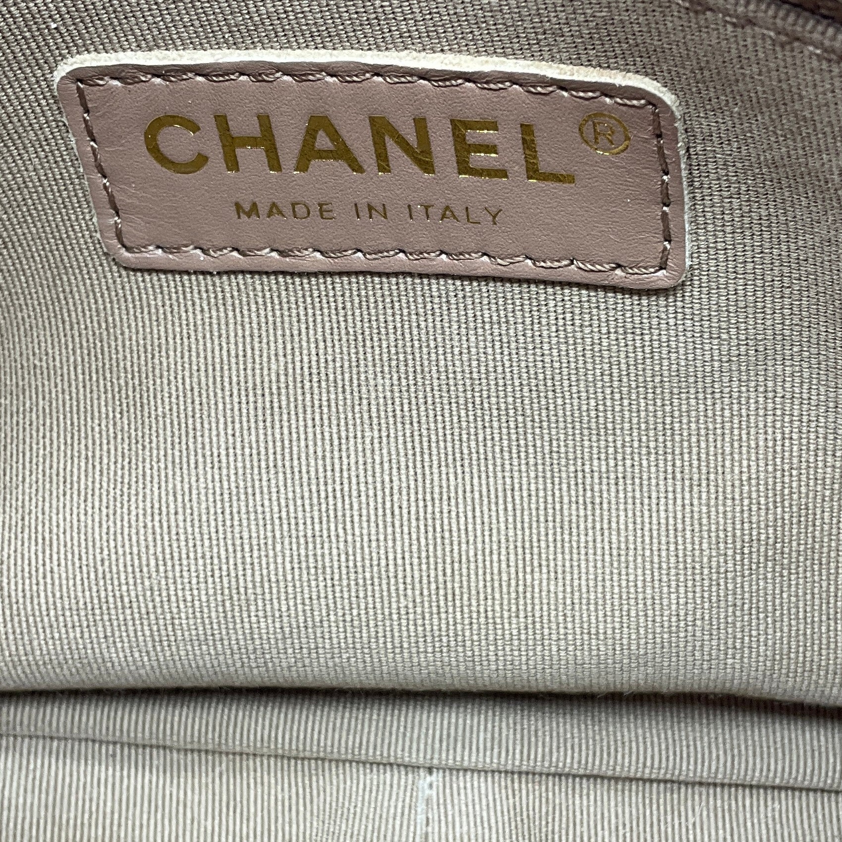 Chanel Pink / Beige 2022 Quilted Wool Tweed Chain Small Flap Bag with Gold Hardware - Image 8