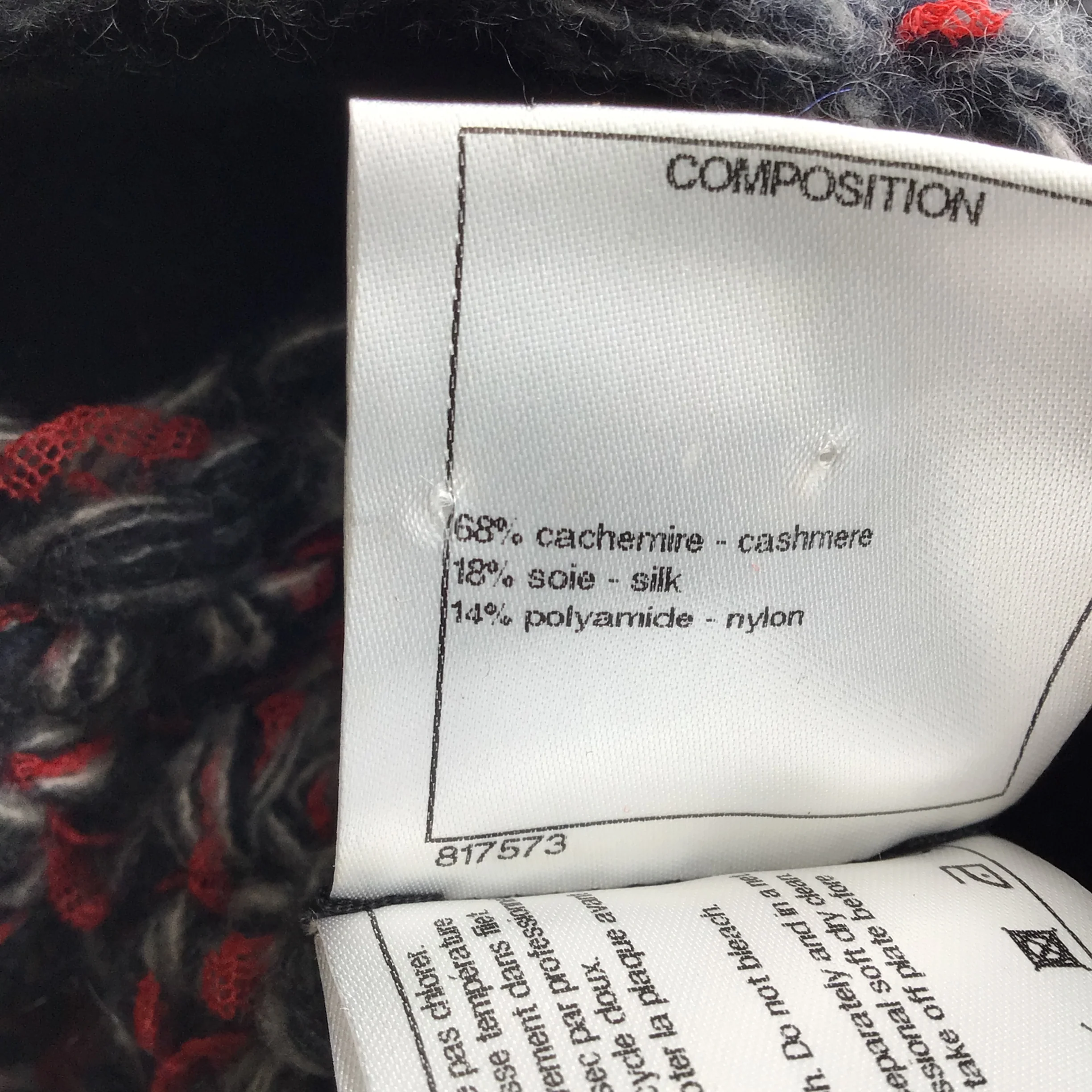 Chanel Red / Grey / Black Woven Cashmere and Silk Chunky Knit Pom Pom Beanie / Hat - Image 10