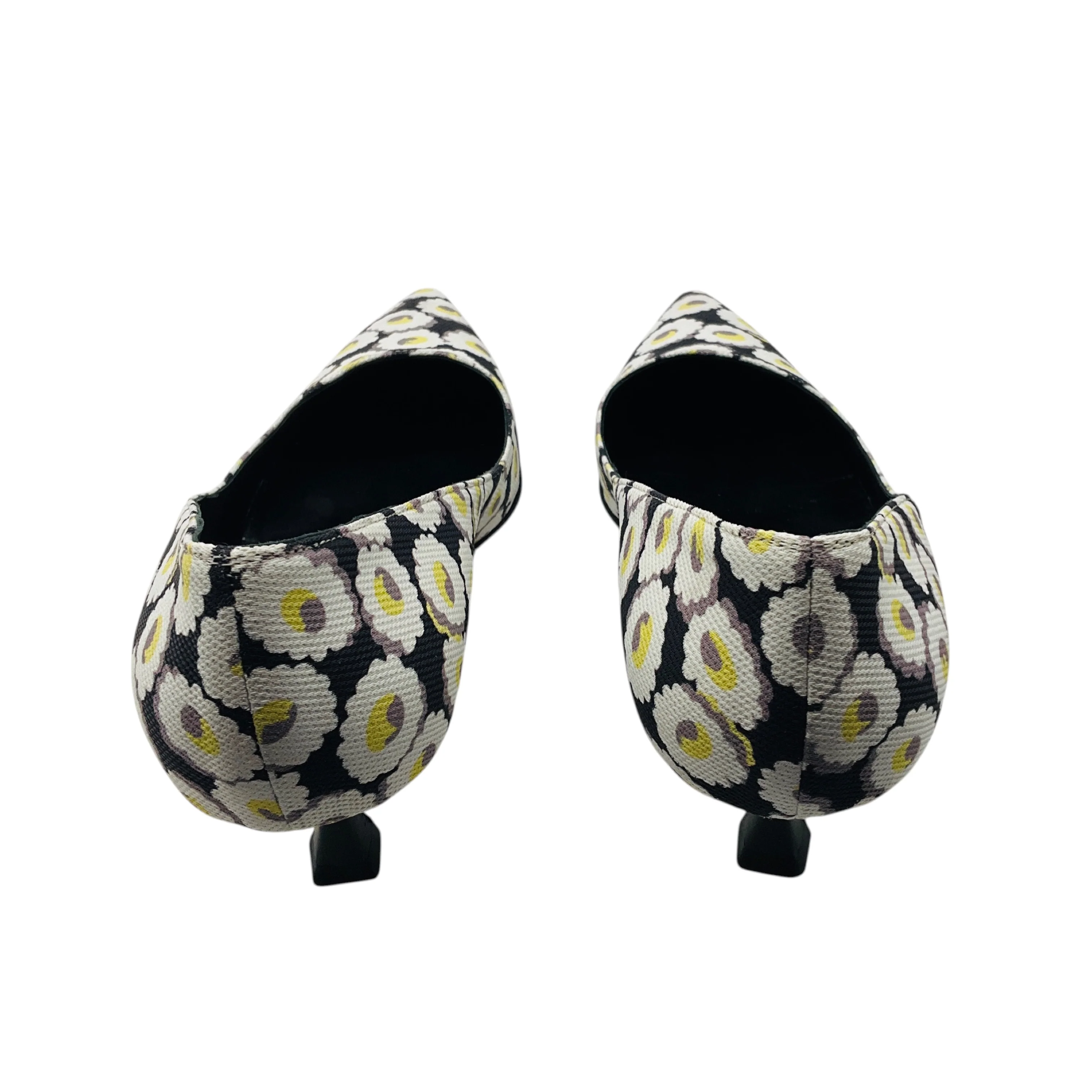Manolo Blahnik Black / White / Yellow Daisy Print Pointed Toe Canvas Pumps - Image 5