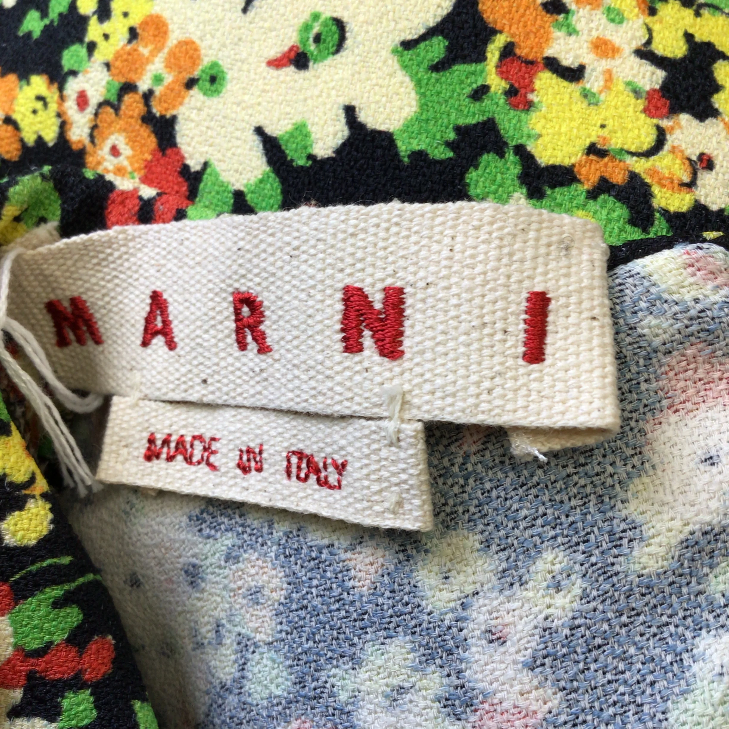 Marni Black Multi Lovers Prairie Sable Floral Printed Sleeveless Cowl Neck Crepe Blouse - Image 4