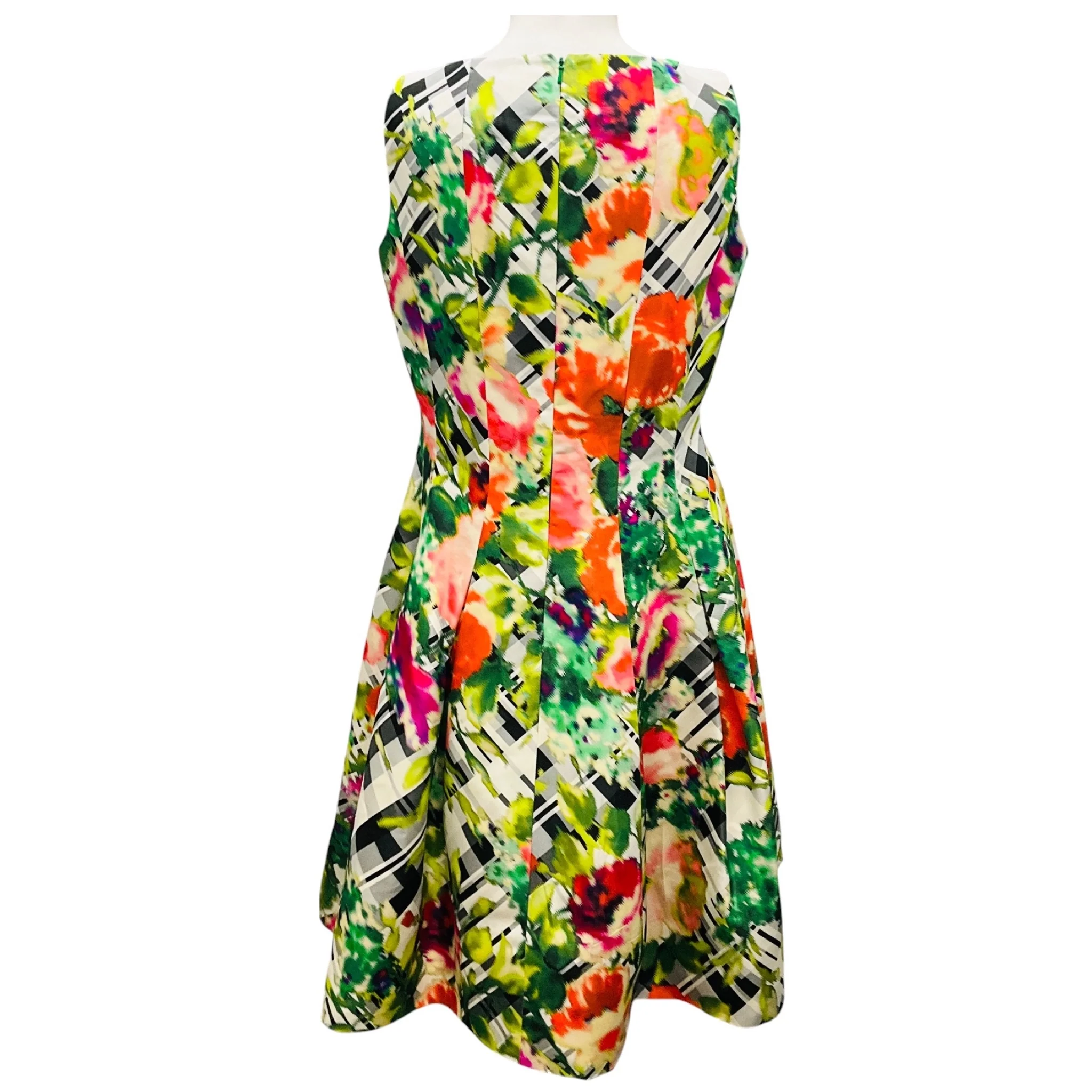 Oscar de la Renta Green Multi Floral Silk Taffeta Scoop Neck Fitted Bodice A-Line Dress - Image 3